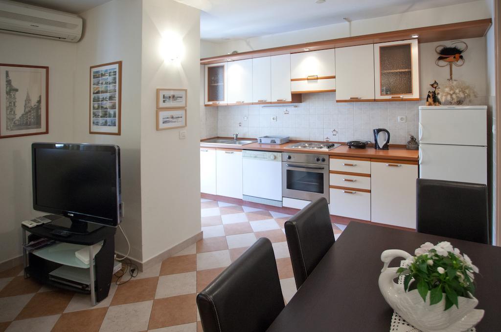 Ideal Location Split Apartments Chambre photo