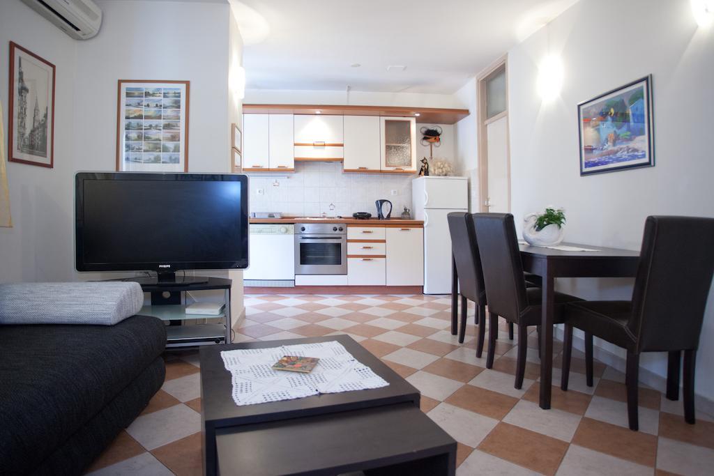 Ideal Location Split Apartments Chambre photo