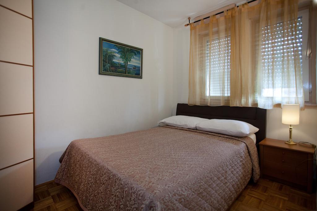 Ideal Location Split Apartments Chambre photo