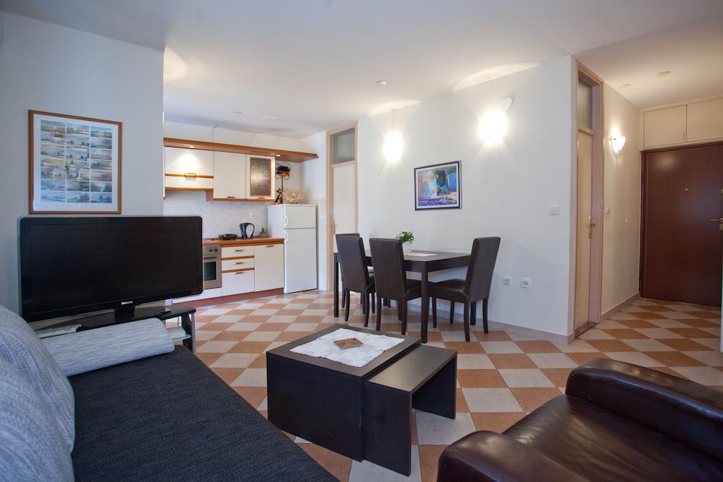 Ideal Location Split Apartments Chambre photo