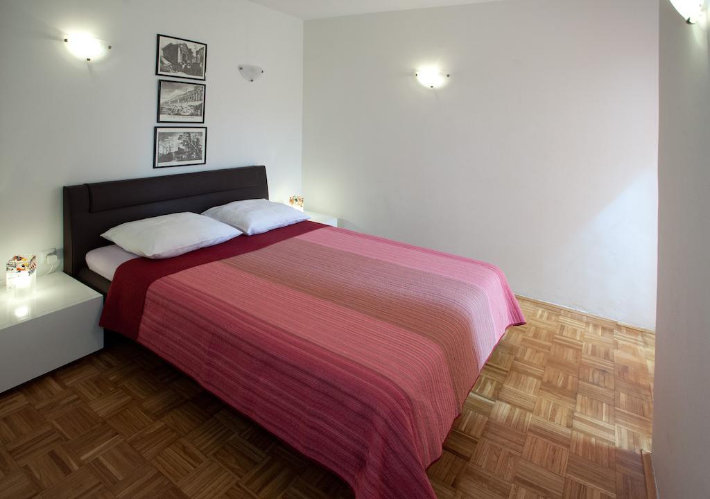 Ideal Location Split Apartments Chambre photo