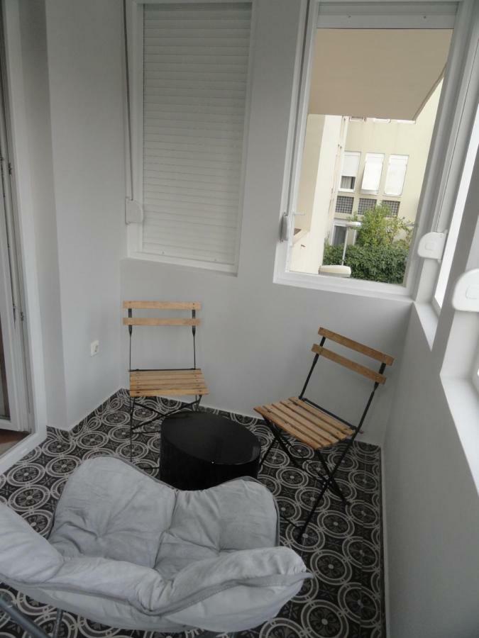 Ideal Location Split Apartments Extérieur photo